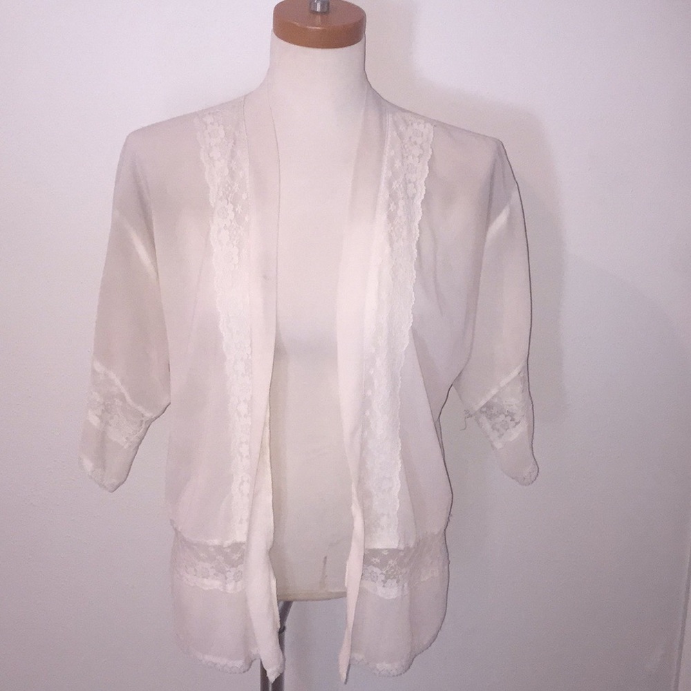 Max & Riley ivory cream lace open kimono medium